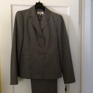 Pearl Grey Evan Picone Pantsuit